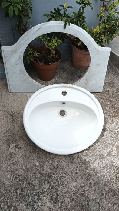 Pia com encaixe marmores