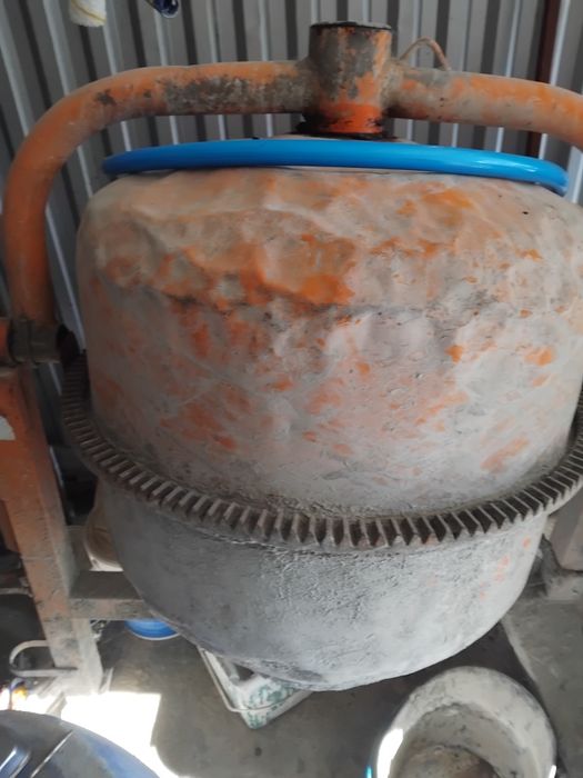 Vende-se Betoneira