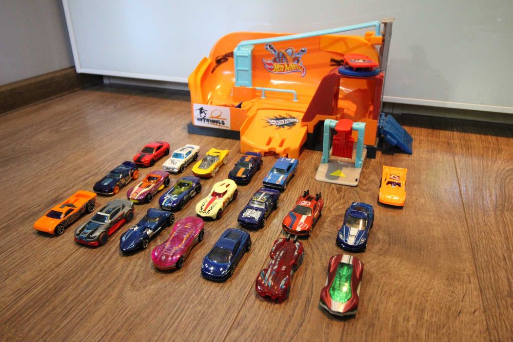 Hot Wheels City Zestaw SKATE PARK