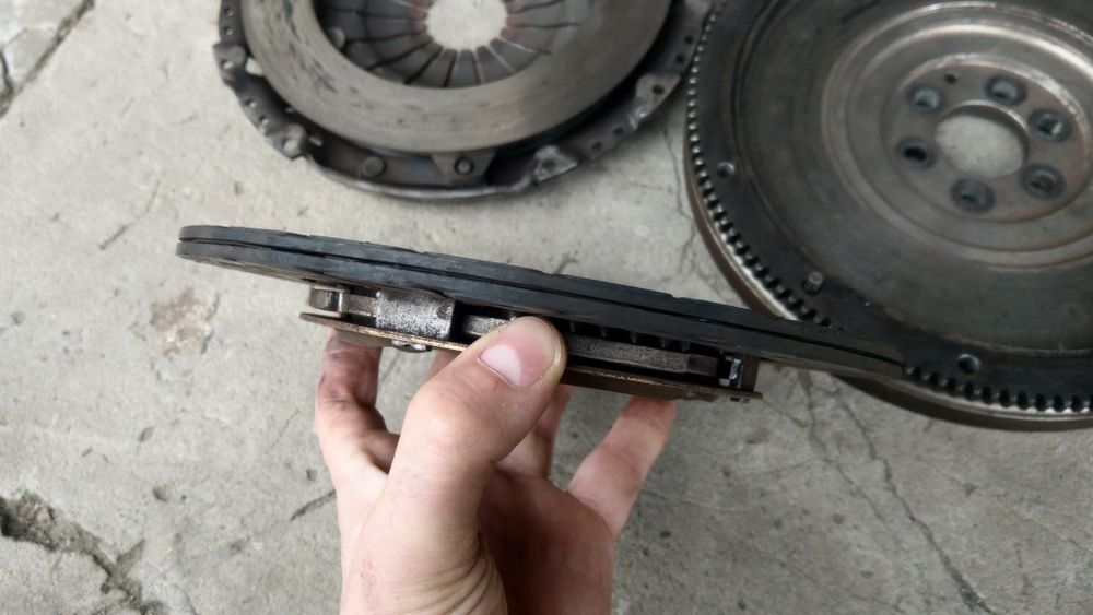 Sprzęgło sztywne jednomas VW Golf IV 4 5 V Bora Audi A3 8L 8P Touran Leon I II Octavia 1.9 TDI skrzynia 5 biegowa