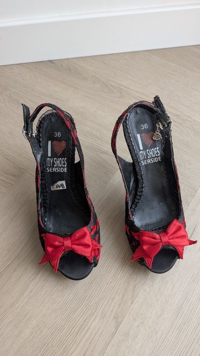 Sapatos salto alto (Pouco Usados)
