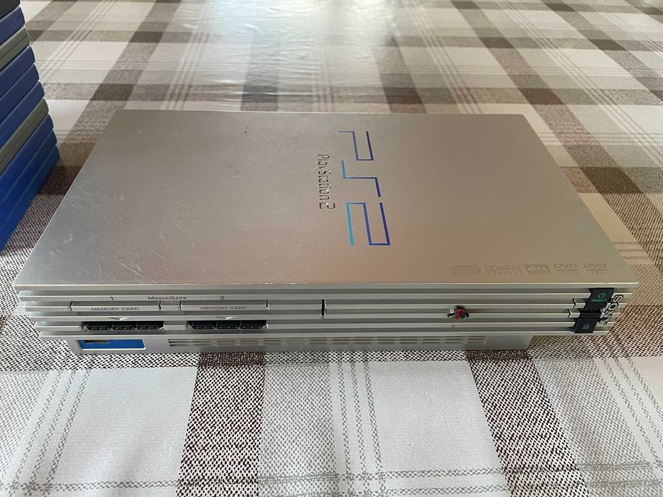 Konsola Playstation silver fat PS2 SCPH-50003 pady, gry, 3 karty
