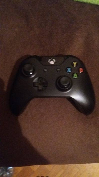 Продам Xbox one Fat в отличном состоянии .или обмен на электрогитару