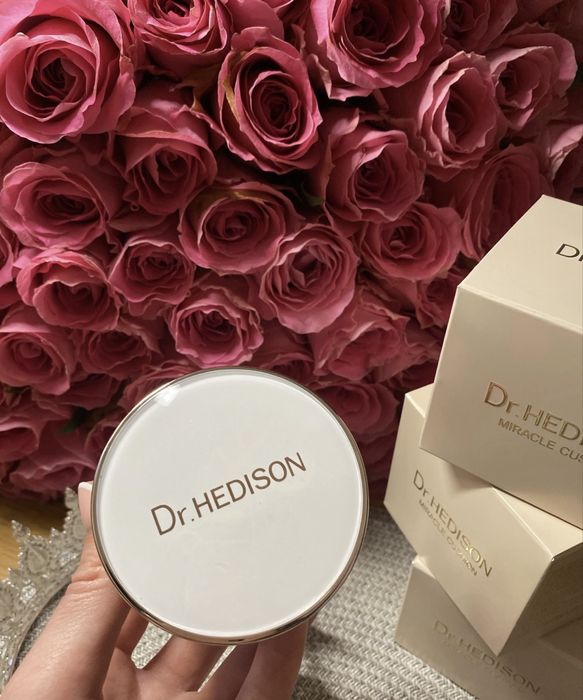 Тональний засіб (кушон) для обличчя та запаска до нього