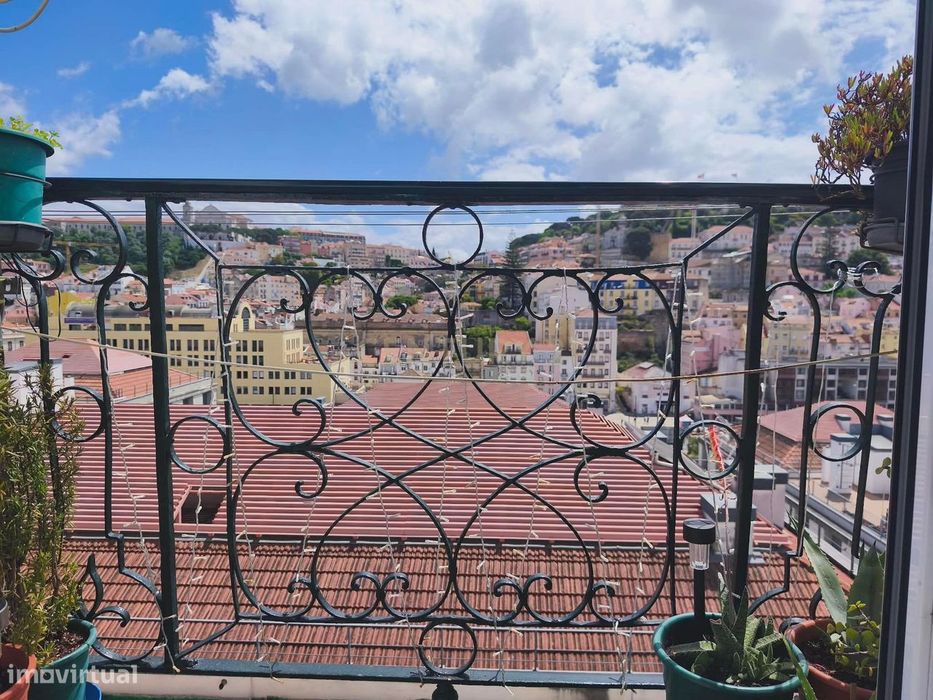 Apartamento com História e Vista Infinita na Baixa Pombalina em Lisboa
