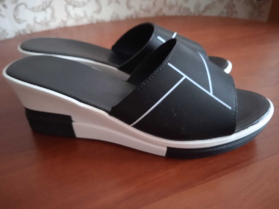 Продам женские босоножки - сабо