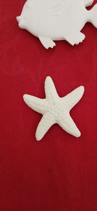 Dois ímans de gesso, novos
