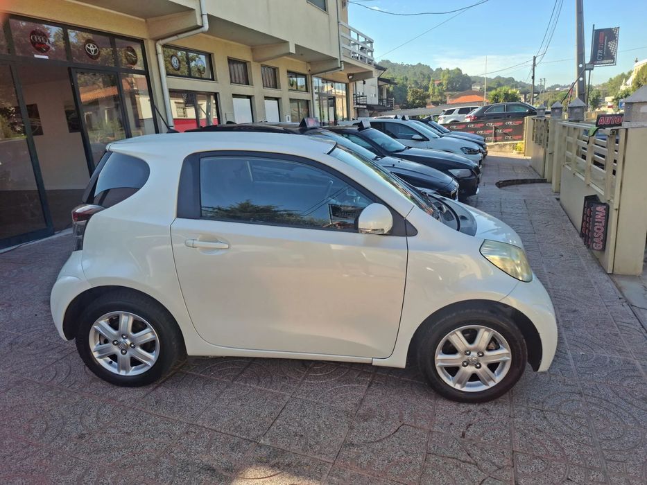Toyota iQ 1.0 VVT-i 2 MultiDrive