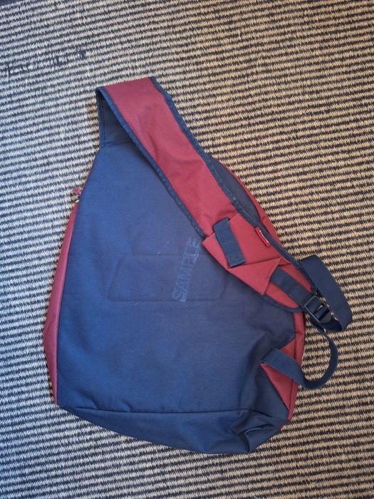Mochila Reebok. Sample, muito pouco usada.