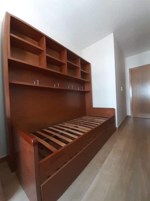 Cama dupla e secretárial