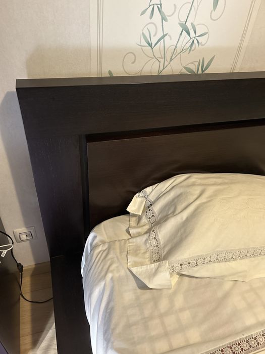 Cama casal king Size em madeira wengue