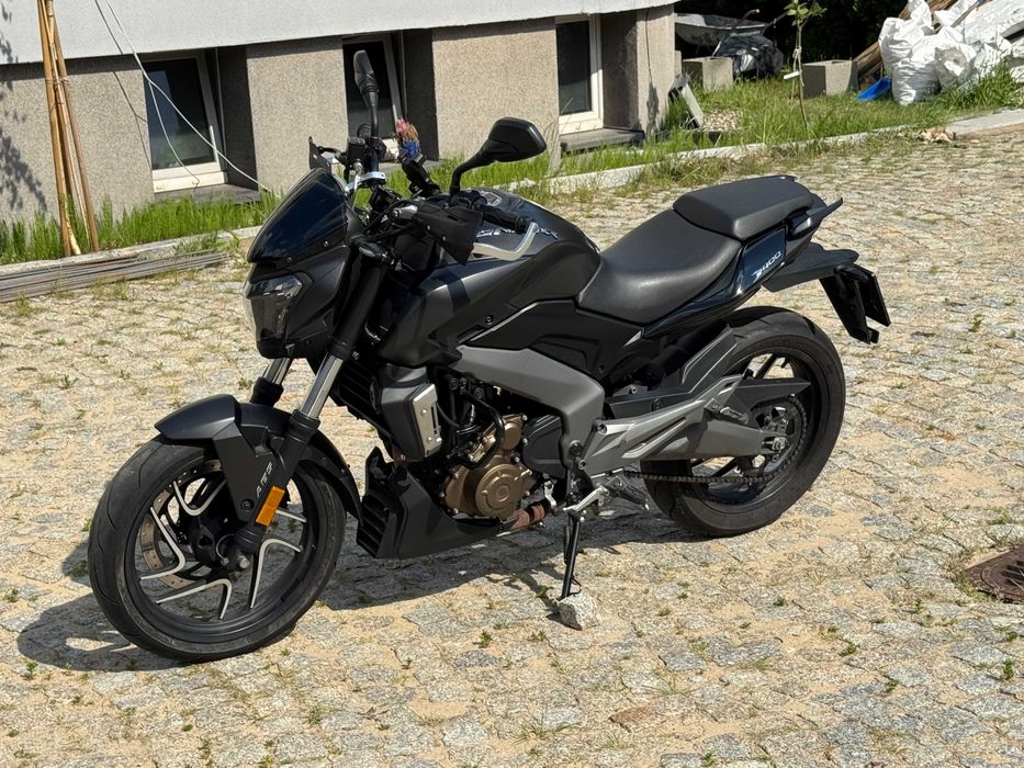 Bajaj Dominar 400 (2018) ABS.  KTM DUKE 390 YAMAHA MT07/MT03