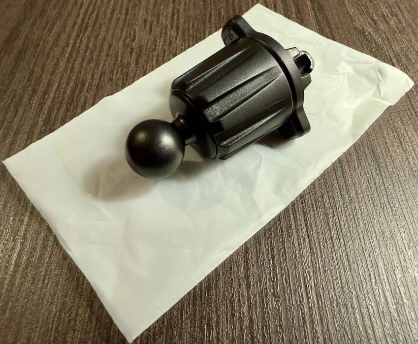 Samochodowy uchwyt magnetyczny CraVe DRIVE