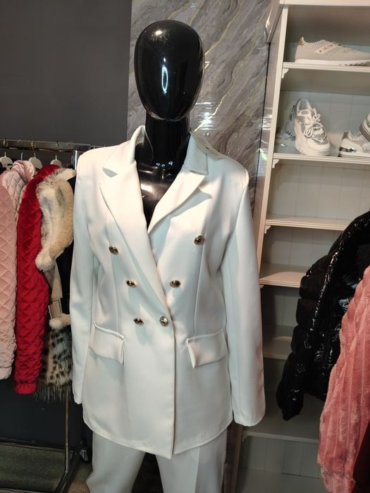 Elegancki garnitur damski