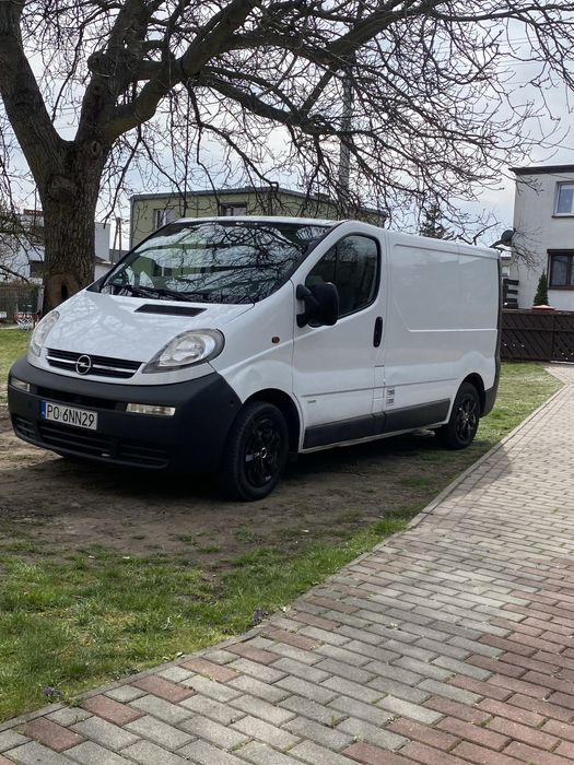 Sprzedam vivaro 1.9cdti