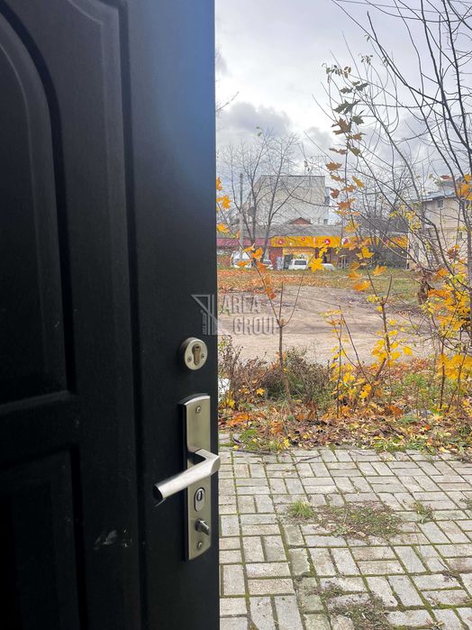 Продається фасадне приміщення на мікрорайоні