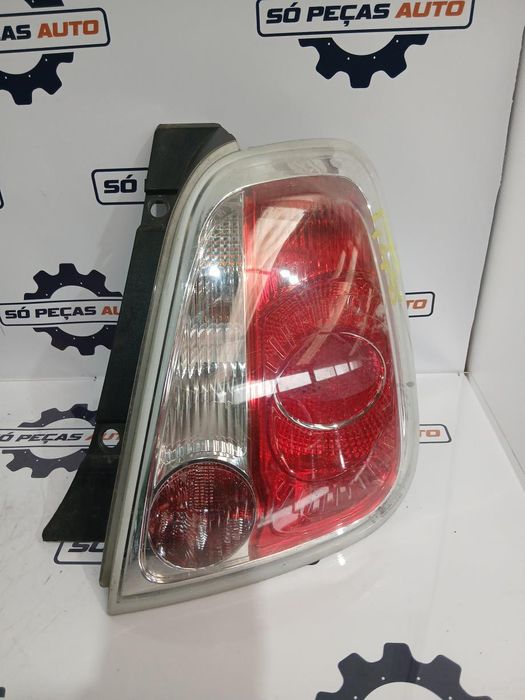 FAROLIM DIREITO BRANCO FIAT 500 312 1.2 12V 2007-2015 ANO: 2010