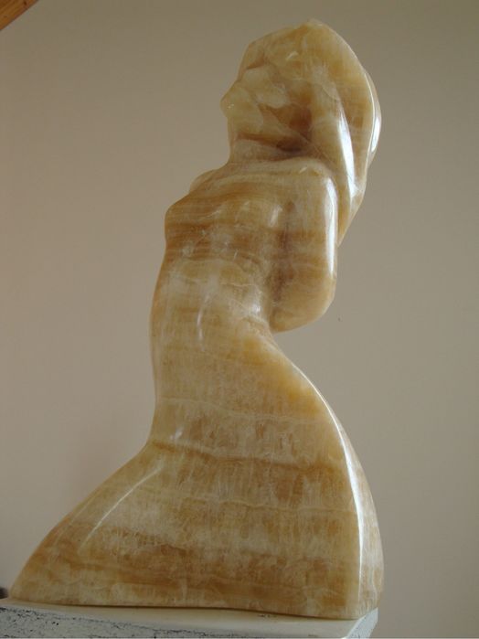 Escultura em pedra onix