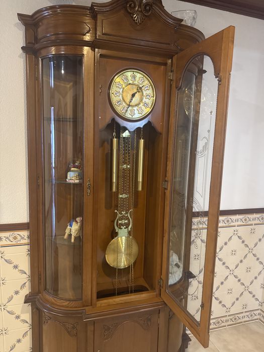 Relogio de sala de pe alto