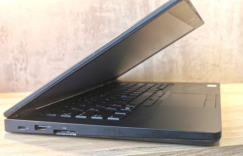 Dell latitude 5490 14'' FHD i5-8250/16GB/500GB SSD/Windows 11  Pro