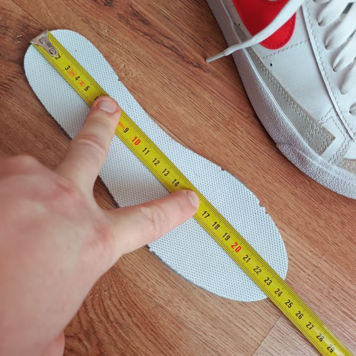 оригінальні шкіряні Nike р36.5 довжина устілки по факту  23.5см