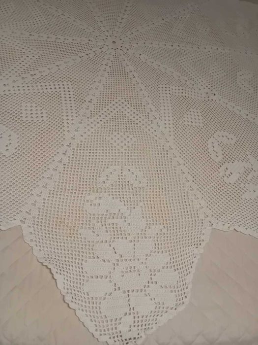 Lote de têxteis em renda