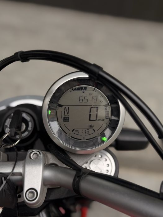 DUCATI SCRAMBLER 800 - Como Nova!
