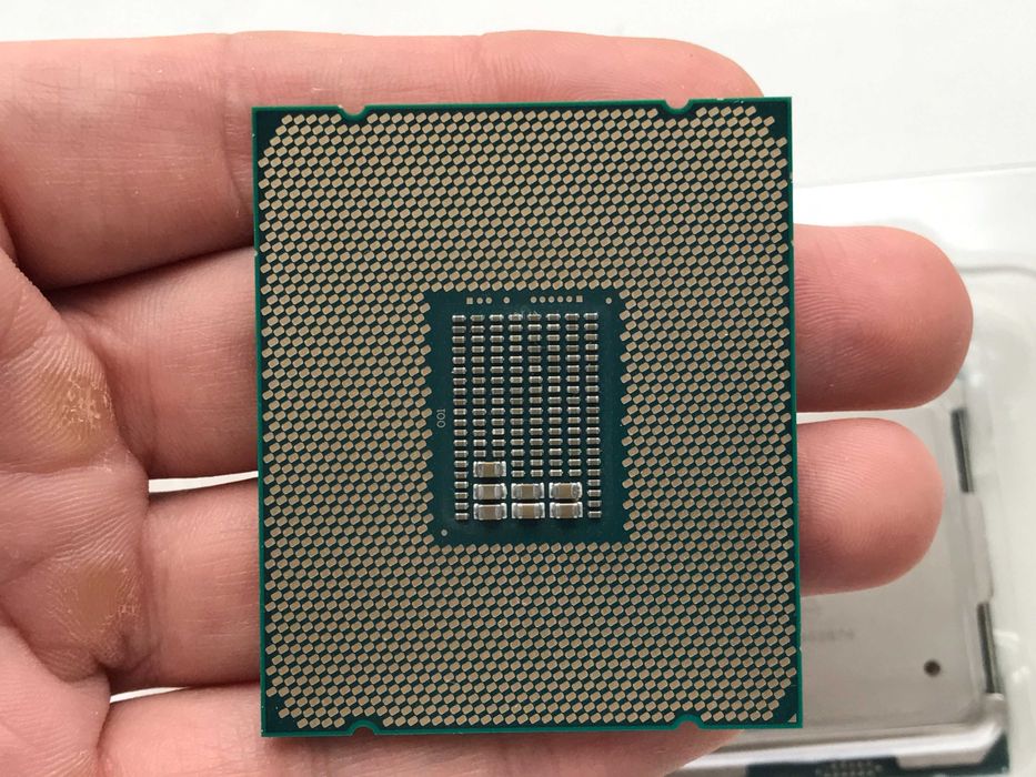Xeon e5 2673v4 ( 20 ядер | 40 потоків ) turbo: 3.6 Ghz / 2698v4