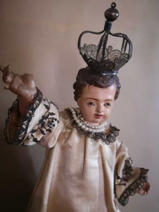 Linsdissimo Menino Jesus com Bordados a Prata