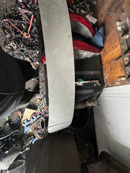 Спойлер крышки багажника Audi Q5 8Rb