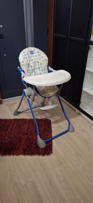 cadeira de refeicao de criança