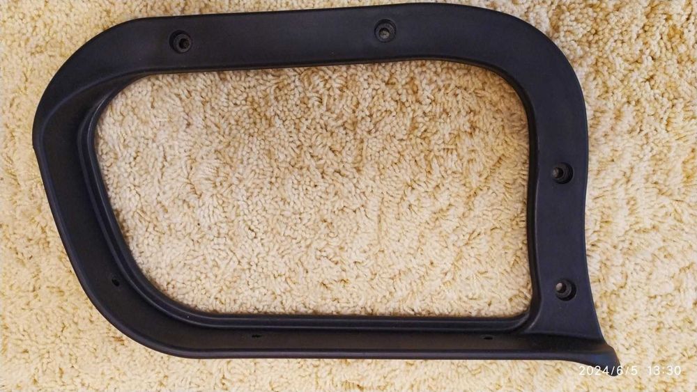 Підлокотник до офісного крісла на колесах Правий