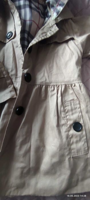 Elegancki lekki płaszcz 116-122 z kapturem