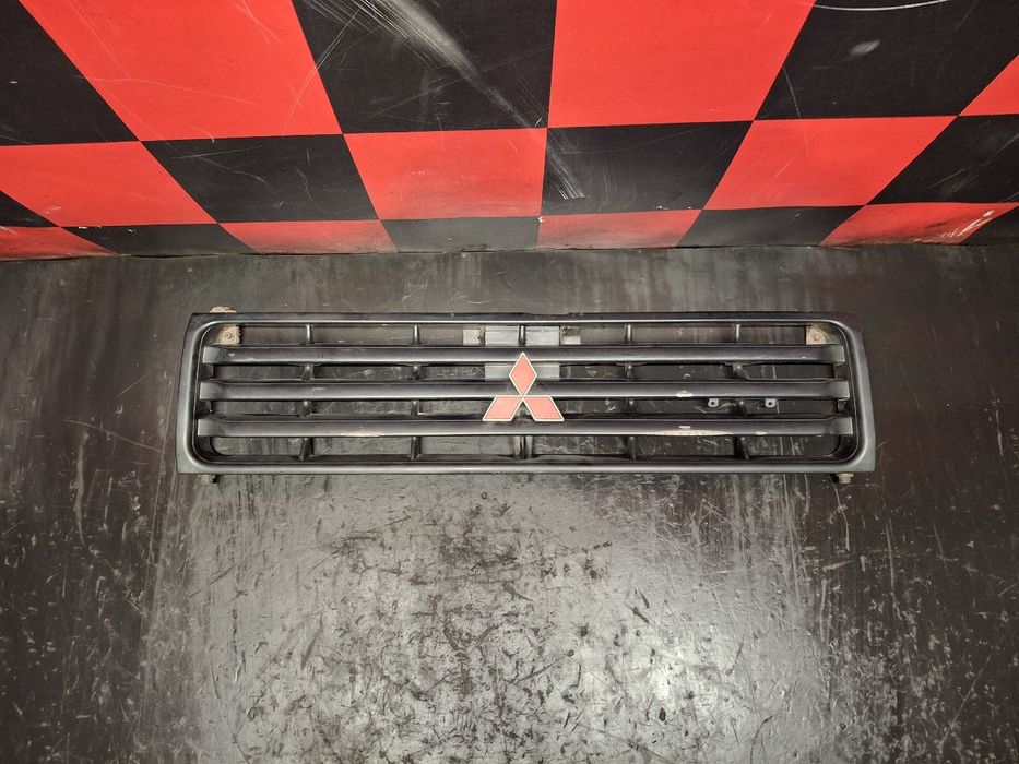 Grelha frente MITSUBISHI Pajero II (V2_W, V3_W, V4_W)
