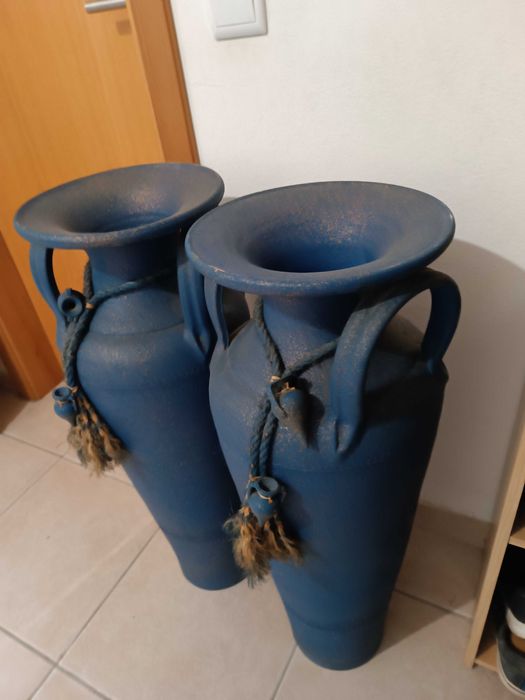 Vasos grandes azuis
