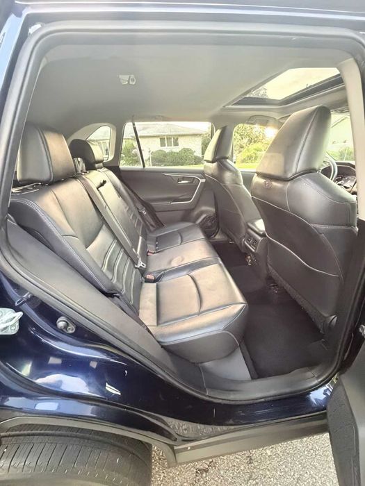 Toyota RAV4 Limited      2019