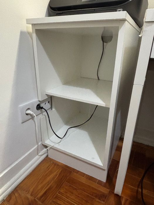 Móvel Branco de madeira maciça