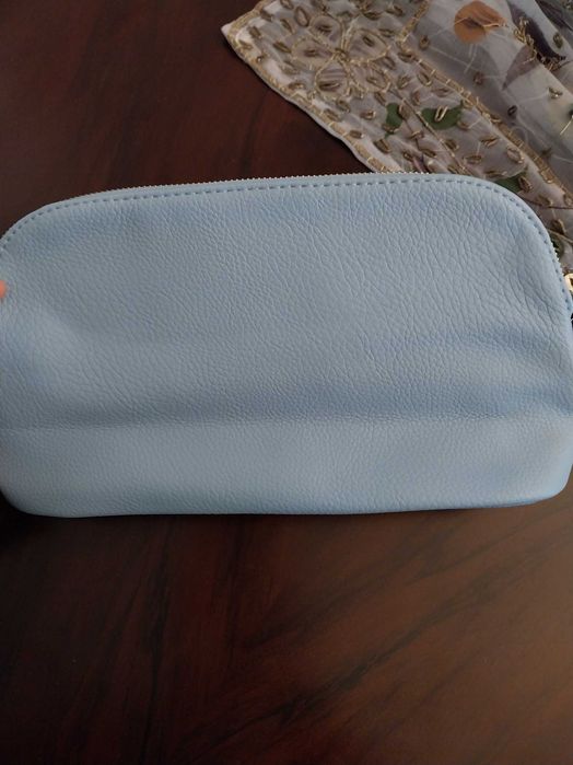 Bolsa Hay Azul, Clutch Nova (Oriflame) perfeita para festa e cocktail