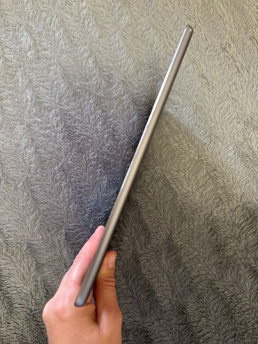 iPad Air -64 Gb.