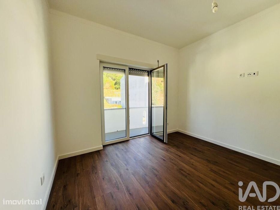 Apartamento T2 em Miranda do Corvo de 84 m2