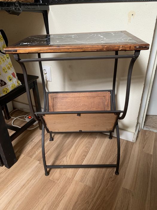 Mesa de apoio em ferro