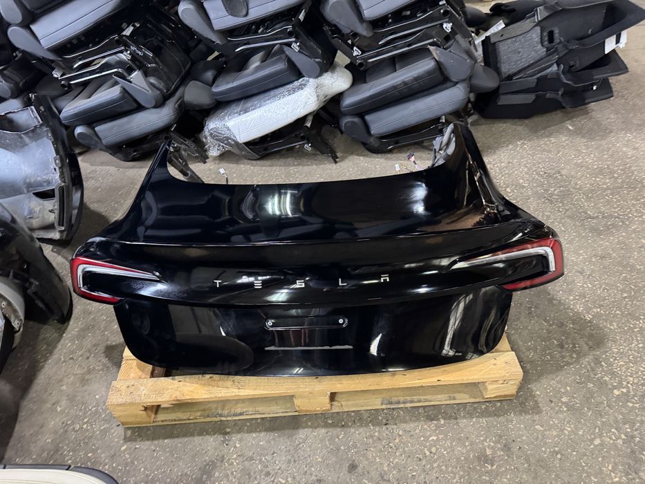 Ляда Tesla Model 3 Highland 2024 ідеал