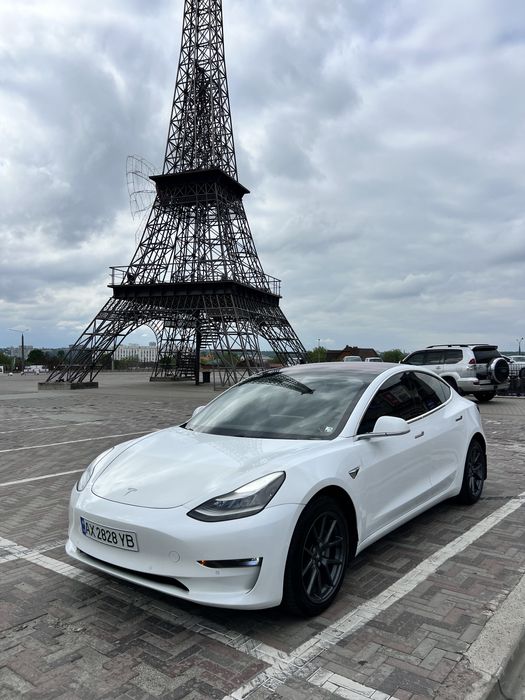 Tesla model 3 long range