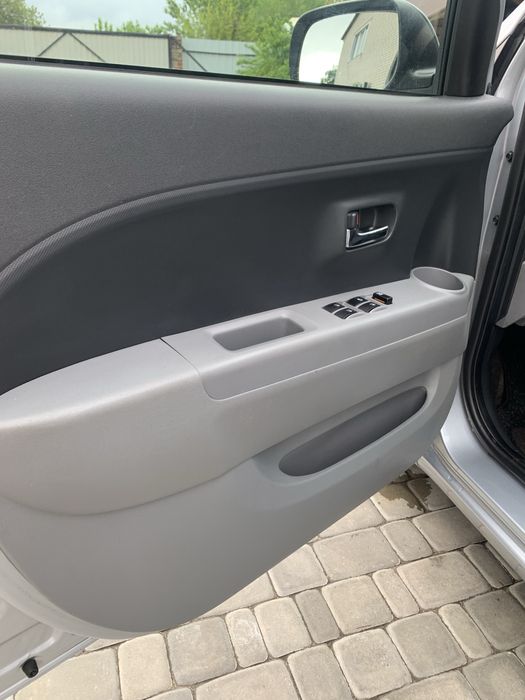 DAIHATSU. SIRIOH 2 2010 р 1.3 4 WD