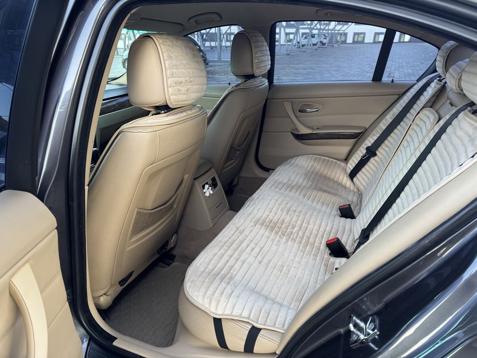 Продам BMW e90  2005