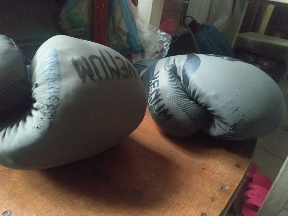 Перчатки для единоборств Venum