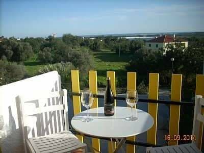 Algarve férias apartamento com piscina e vista mar.