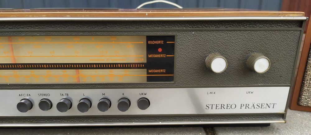 Odbiornik radiowy Stereo-Prasent 2401 z głośnikami (DDR, lata 70)