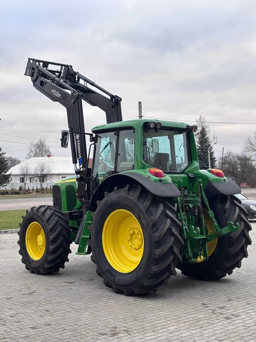 John Deere 6820 з фронтальним навантажувачемTrima