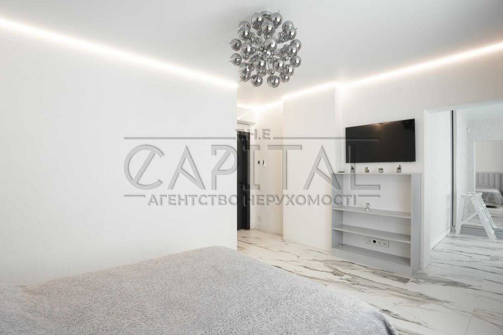 Продам автономний будинок 320м2 з бомбосховищем/басейном в с.Щасливе